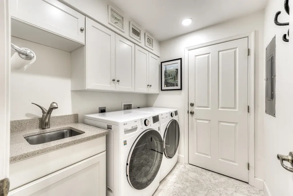 1605 Middle Gulf Drive Sanibel FL 33957