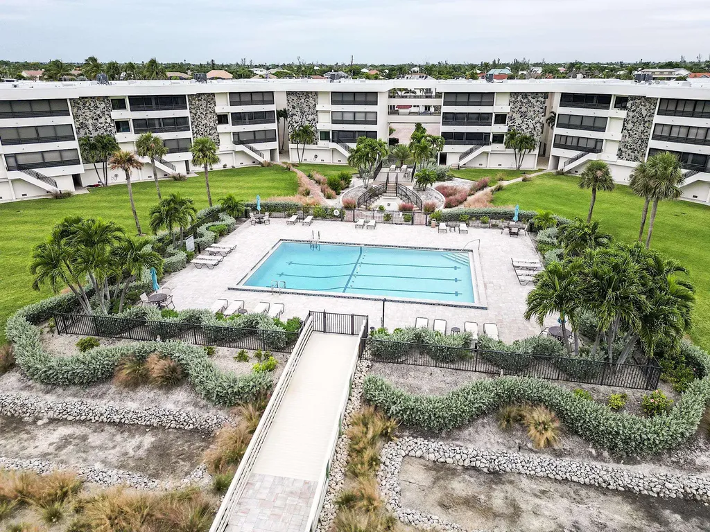 1605 Middle Gulf Drive Sanibel FL 33957
