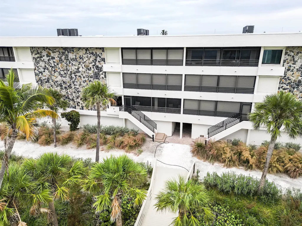 1605 Middle Gulf Drive Sanibel FL 33957