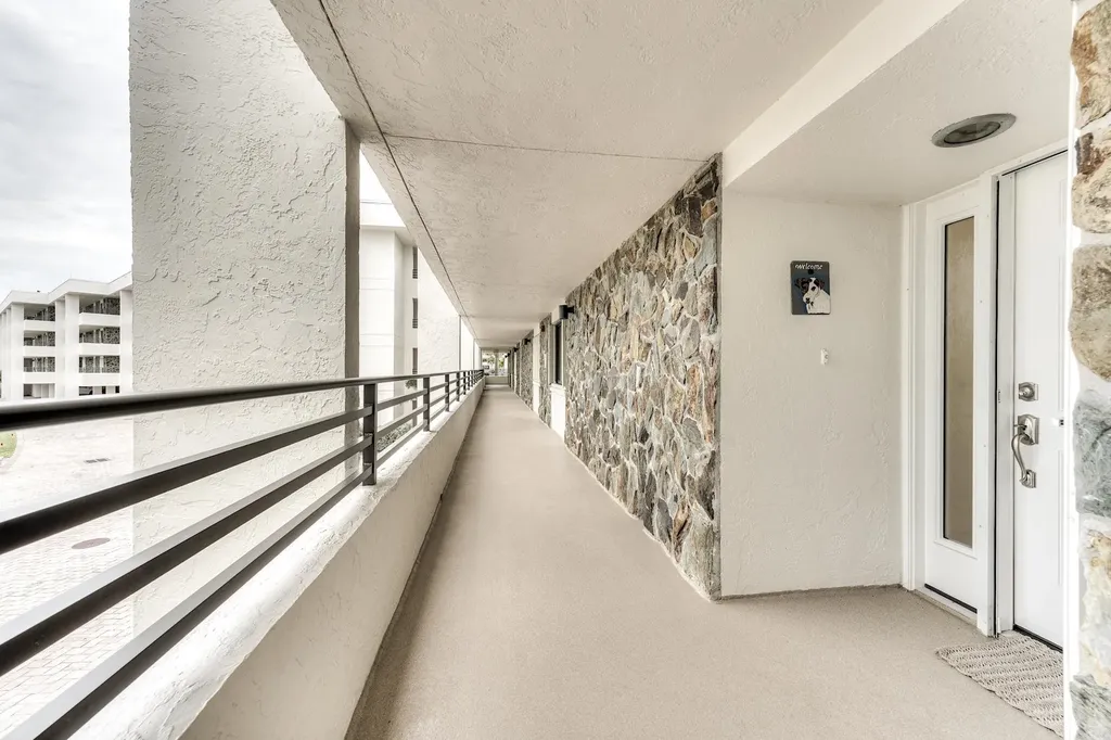 1605 Middle Gulf Drive Sanibel FL 33957