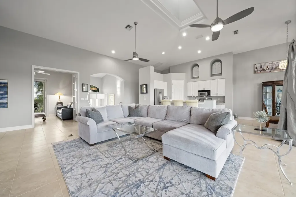 824 Birdie View Point Sanibel FL 33957