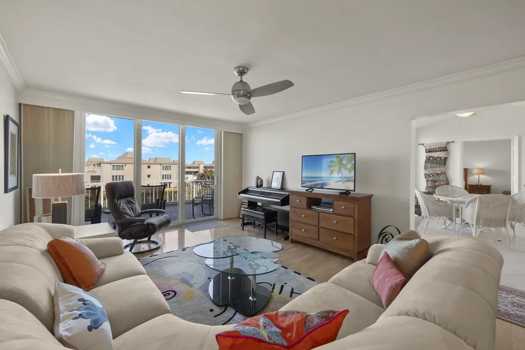 200 Periwinkle Way Sanibel FL 33957