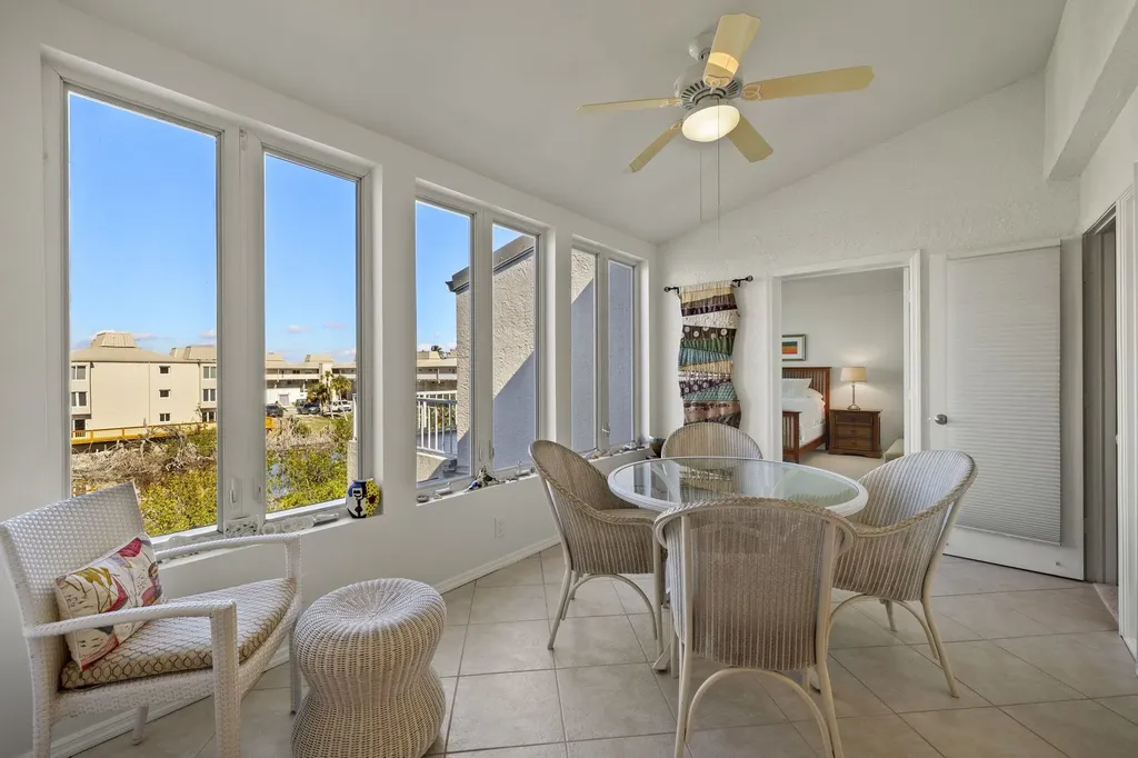 200 Periwinkle Way Sanibel FL 33957