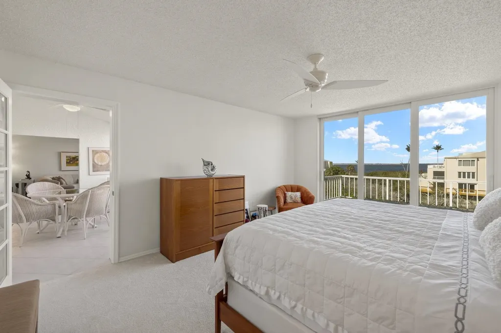 200 Periwinkle Way Sanibel FL 33957