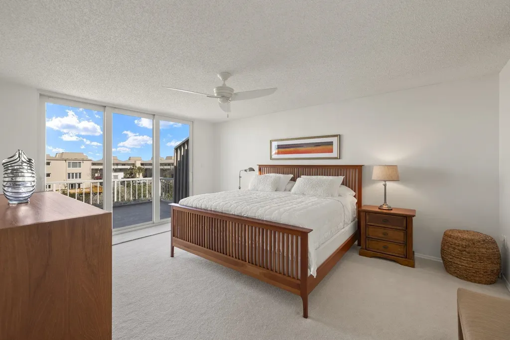 200 Periwinkle Way Sanibel FL 33957