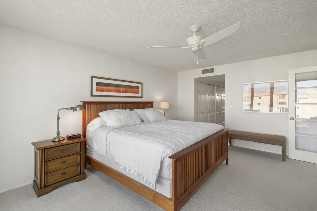 200 Periwinkle Way Sanibel FL 33957