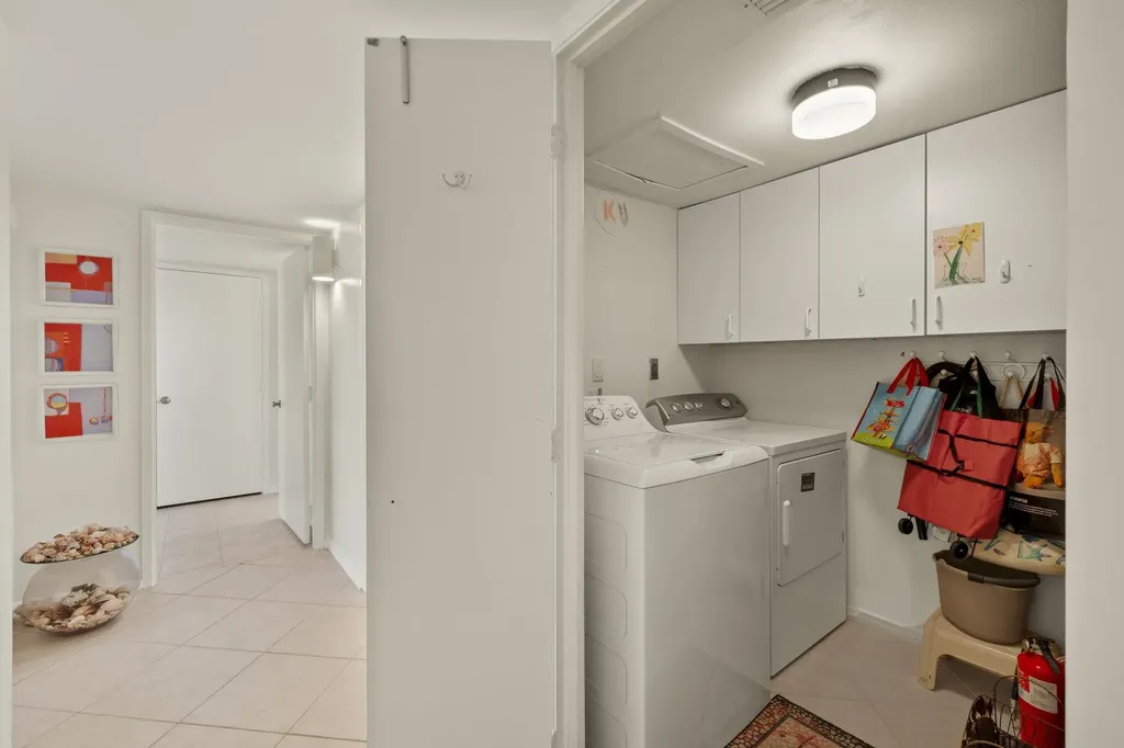 200 Periwinkle Way Sanibel FL 33957