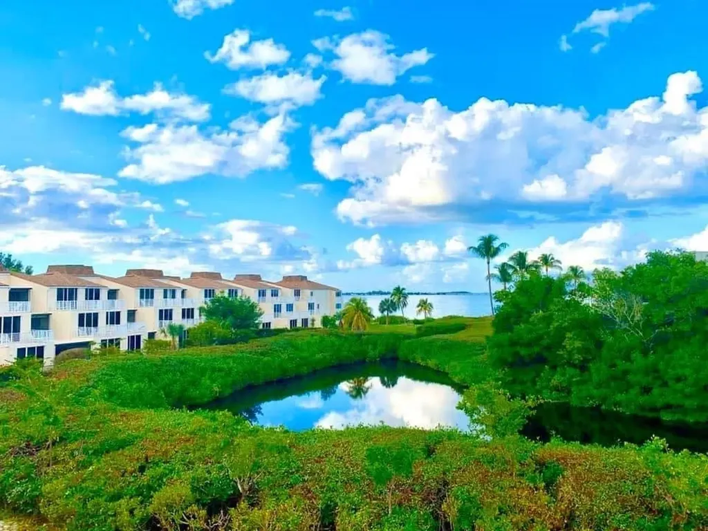 200 Periwinkle Way Sanibel FL 33957