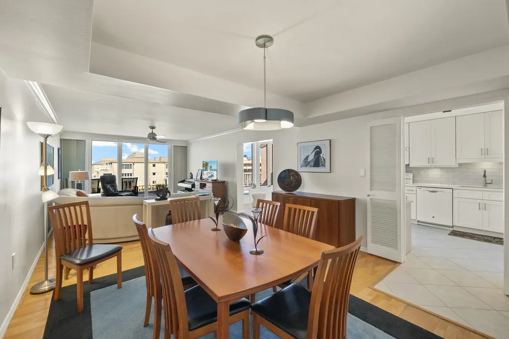 200 Periwinkle Way Sanibel FL 33957