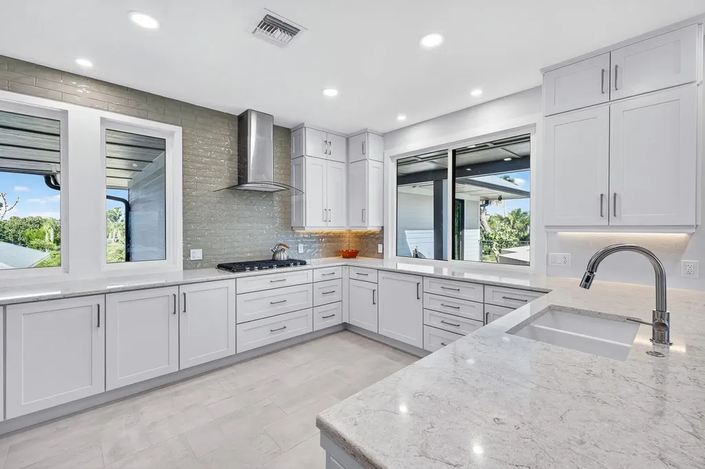 5079 Joewood Drive Sanibel FL 33957