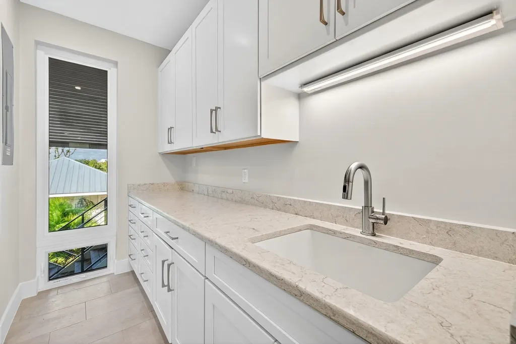 5079 Joewood Drive Sanibel FL 33957