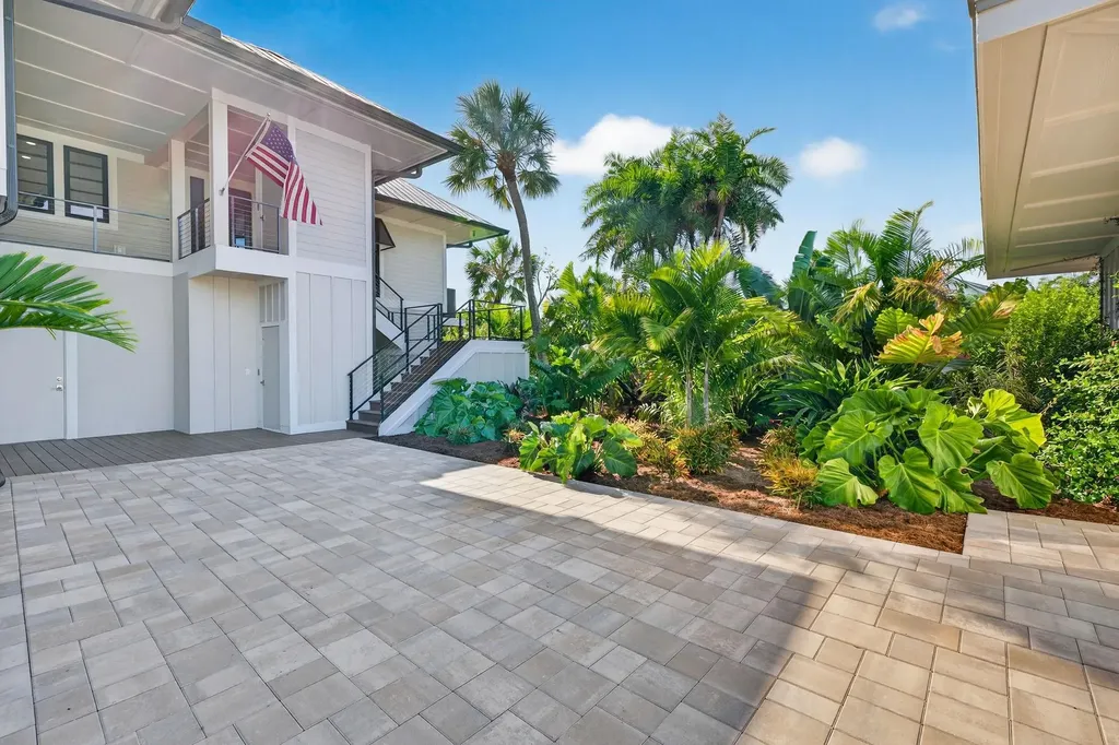 5079 Joewood Drive Sanibel FL 33957