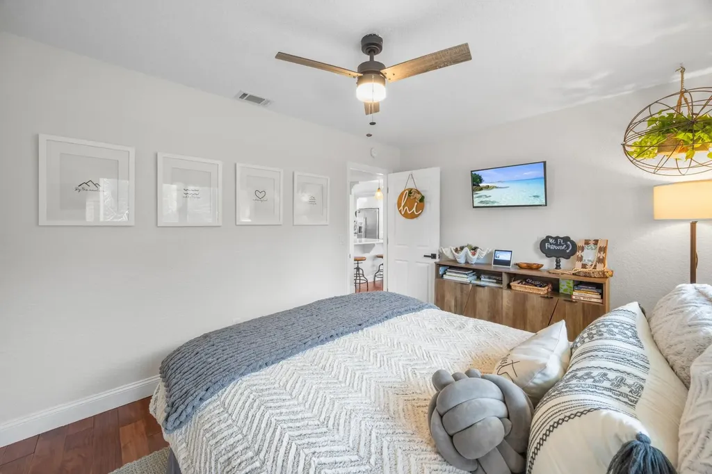 9247 Dimmick Drive Sanibel FL 33957