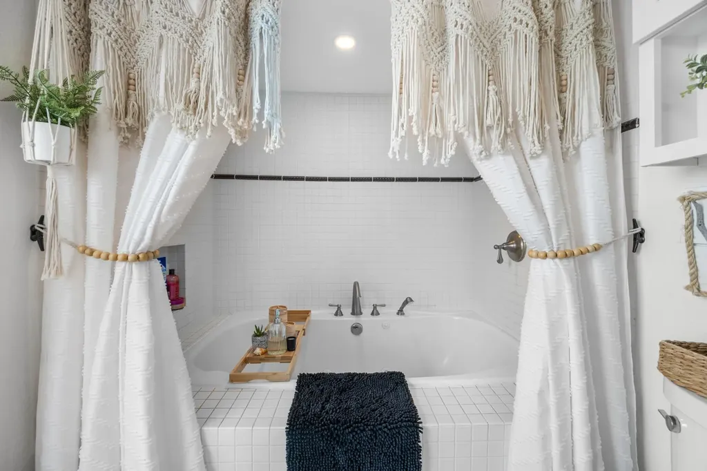 9247 Dimmick Drive Sanibel FL 33957