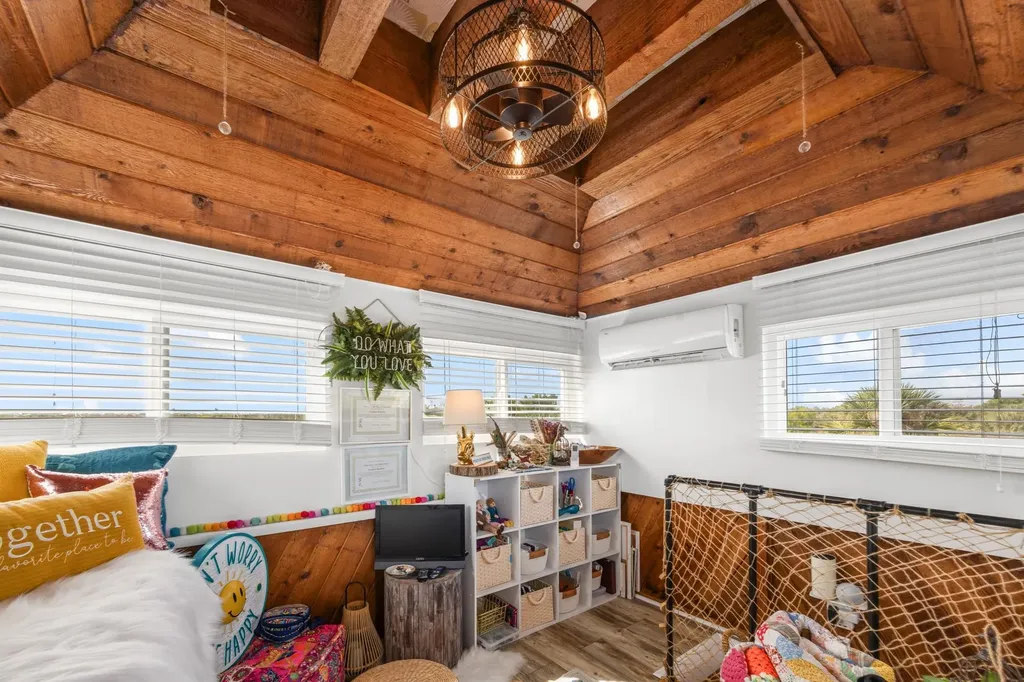 9247 Dimmick Drive Sanibel FL 33957