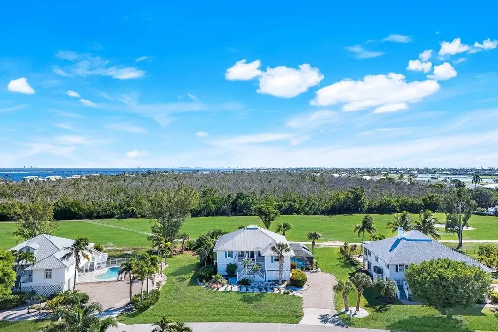 1417 Causey Court Sanibel FL 33957