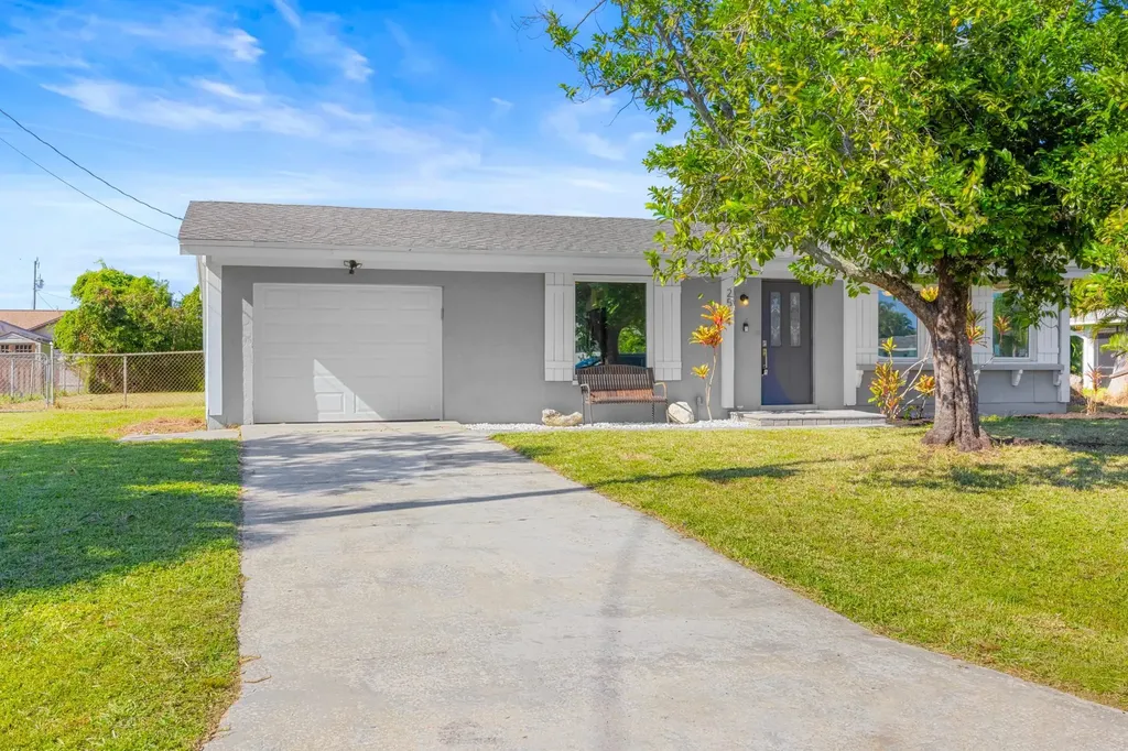 2514 SE 26th Avenue Cape Coral FL 33904