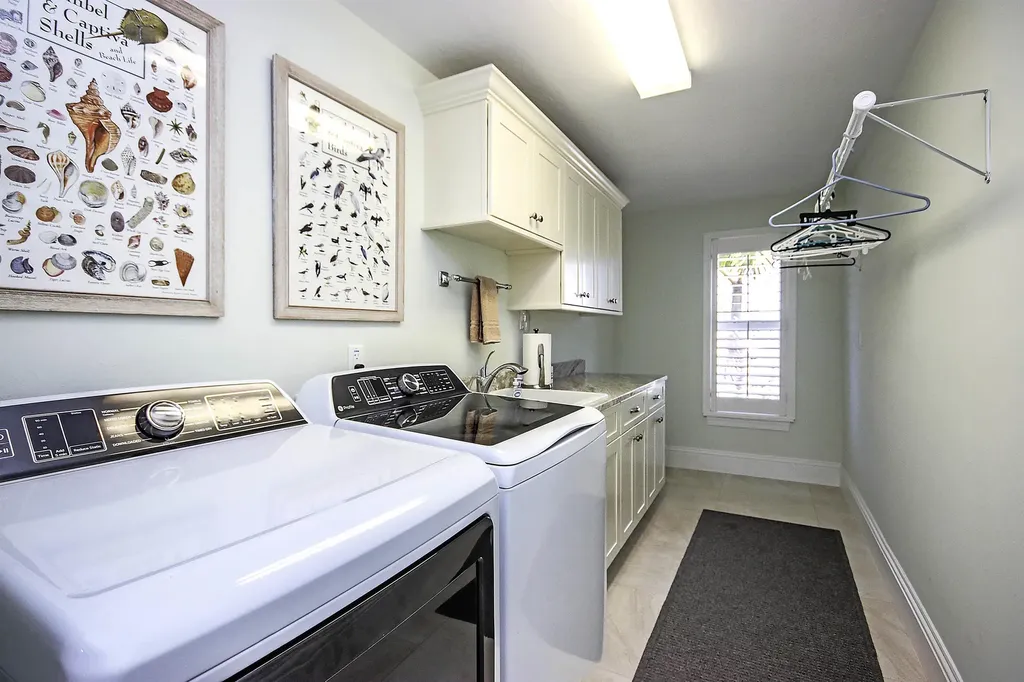 812 Angel Wing Drive Sanibel FL 33957