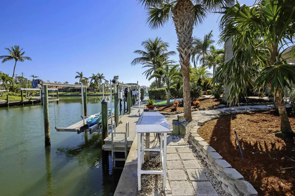 812 Angel Wing Drive Sanibel FL 33957