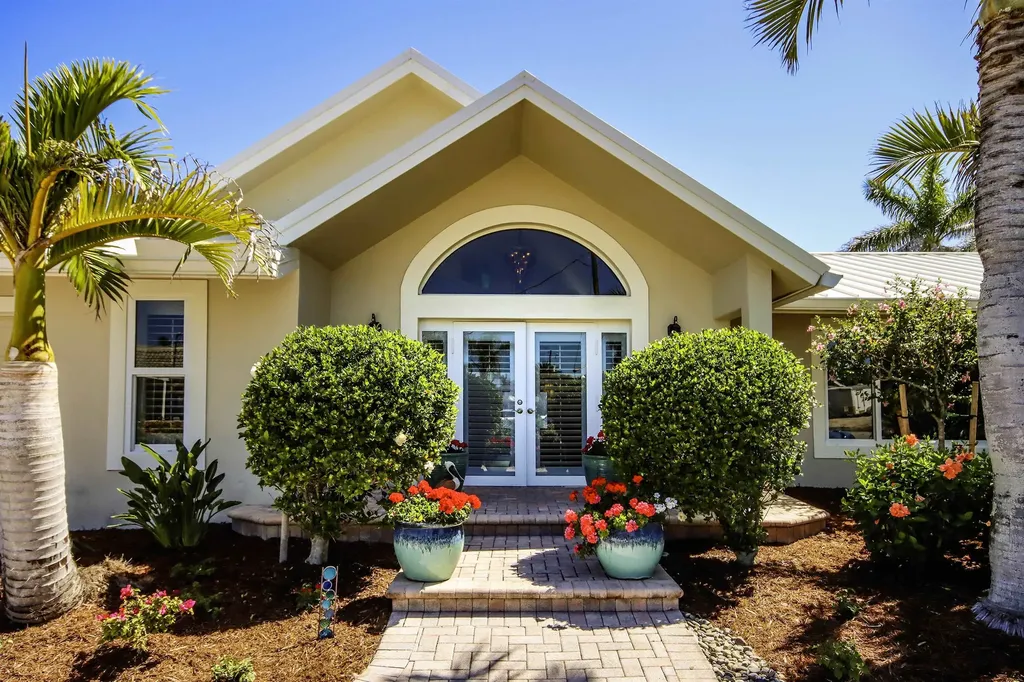 812 Angel Wing Drive Sanibel FL 33957