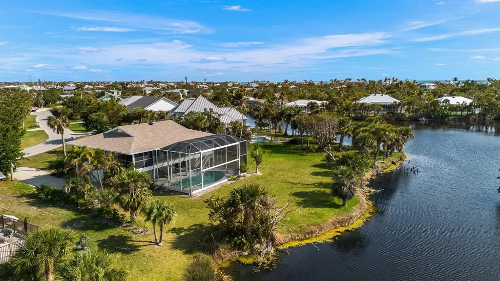 673 E Rocks Drive Sanibel FL 33957