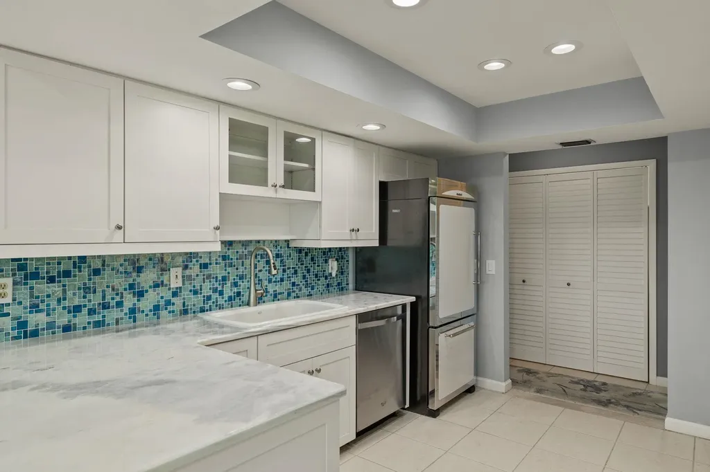 673 E Rocks Drive Sanibel FL 33957