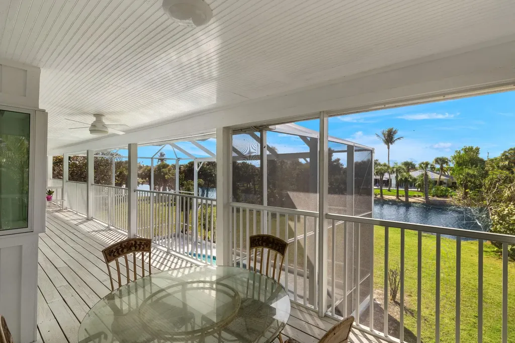 673 E Rocks Drive Sanibel FL 33957