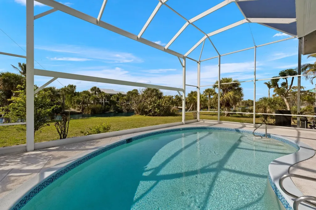 673 E Rocks Drive Sanibel FL 33957