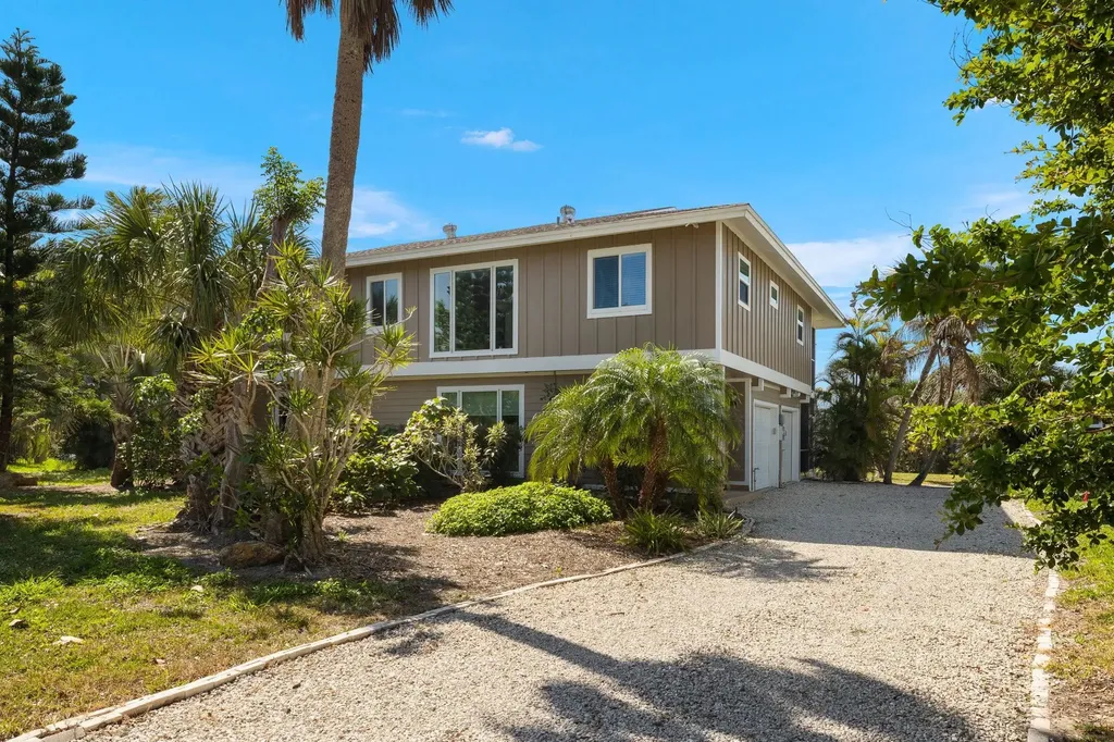 673 E Rocks Drive Sanibel FL 33957