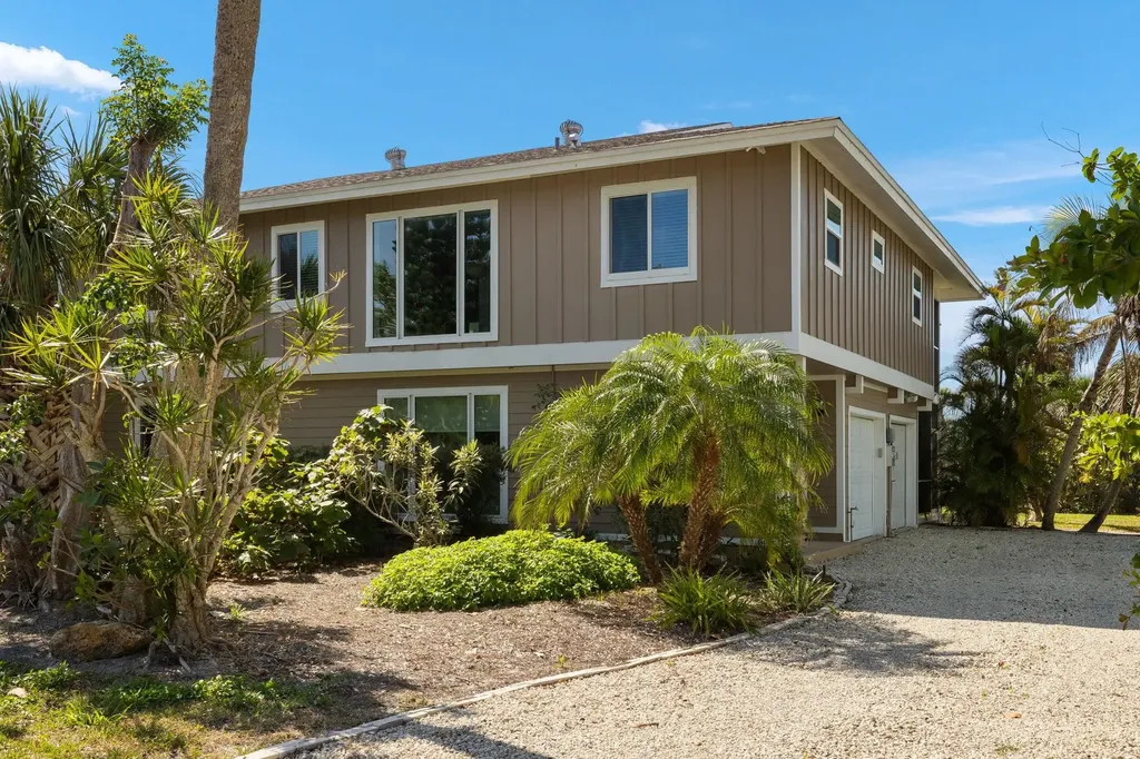 673 E Rocks Drive Sanibel FL 33957