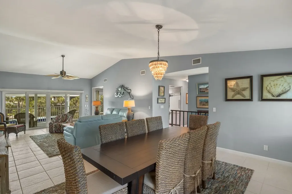 673 E Rocks Drive Sanibel FL 33957