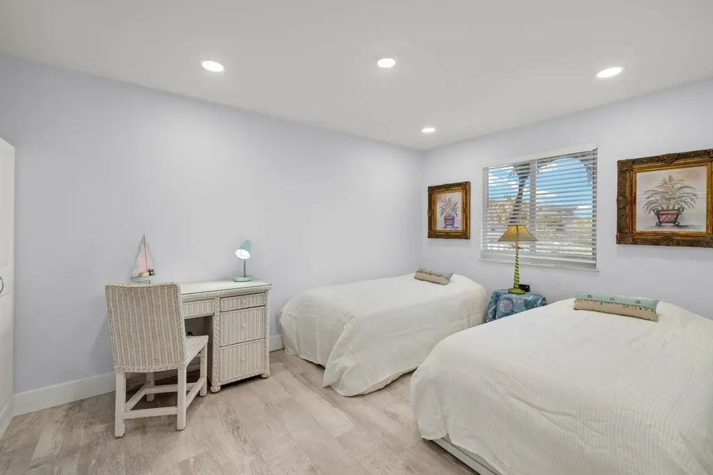 610 Donax Street Sanibel FL 33957