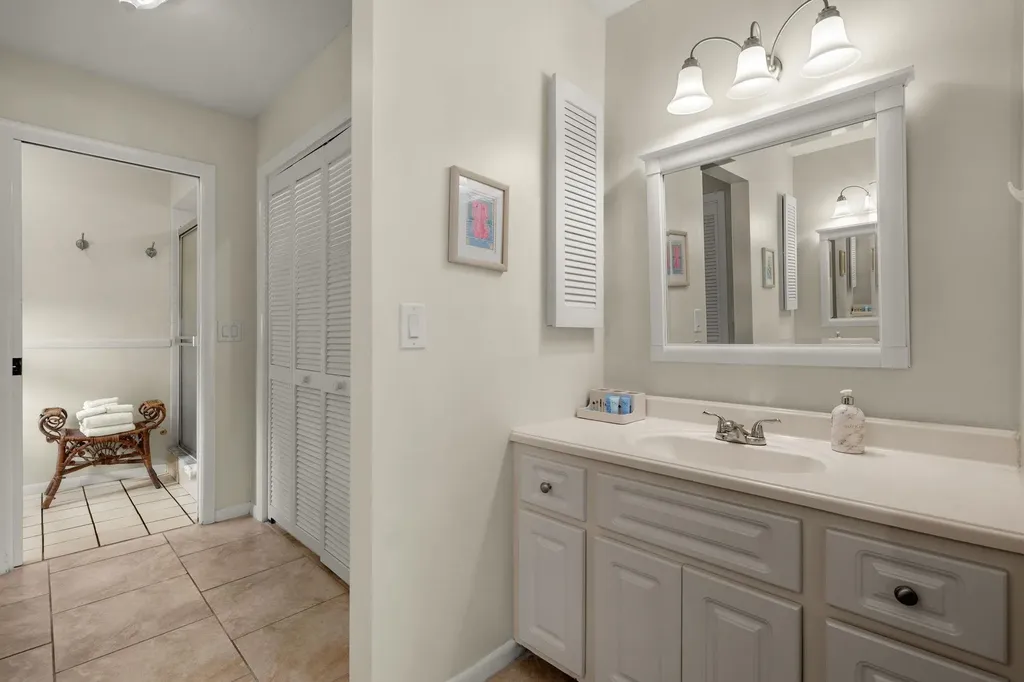 810 Elinor Way Sanibel FL 33957