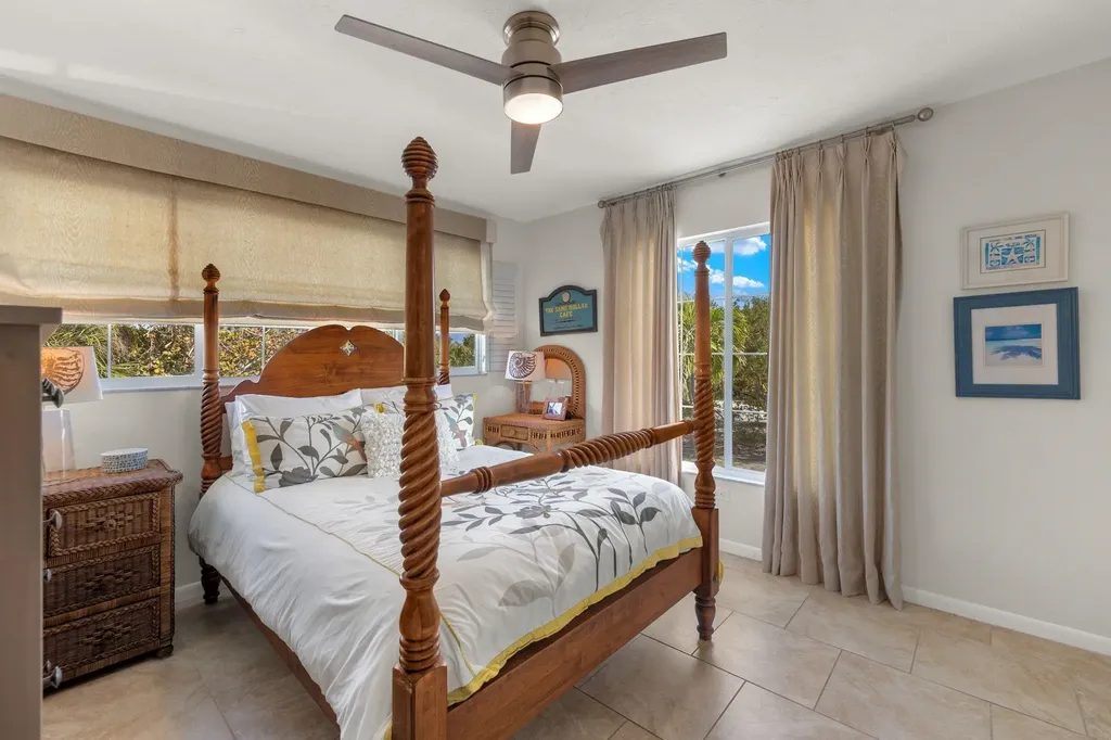 810 Elinor Way Sanibel FL 33957