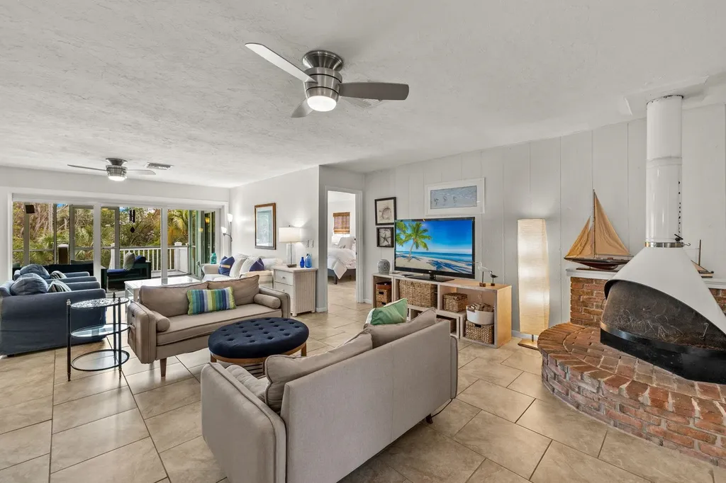 810 Elinor Way Sanibel FL 33957