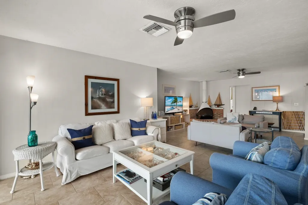 810 Elinor Way Sanibel FL 33957