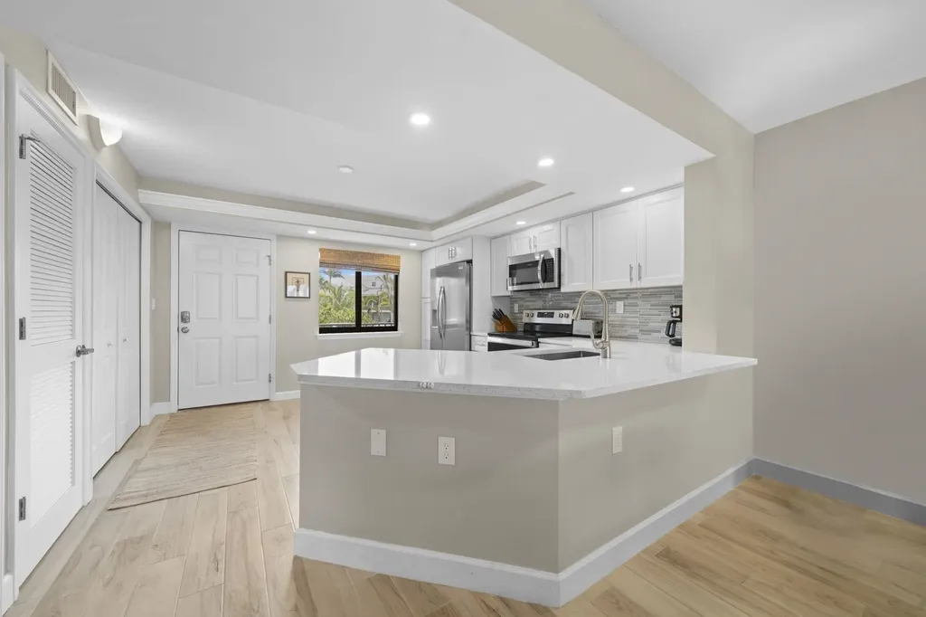 979 E Gulf Drive Sanibel FL 33957