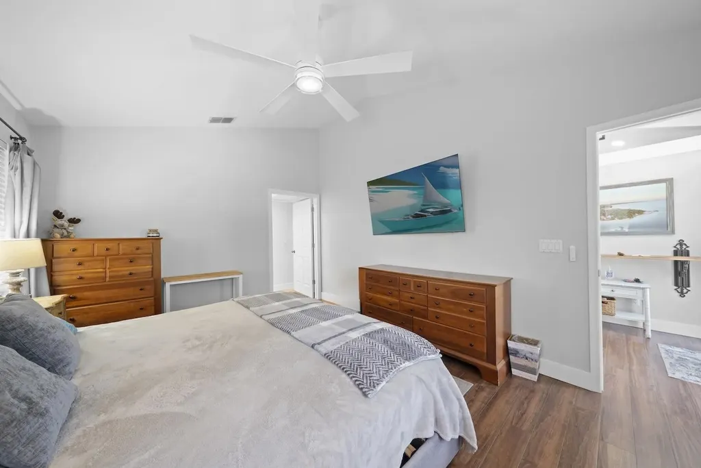 2011 Mitzi Lane Sanibel FL 33957-2011