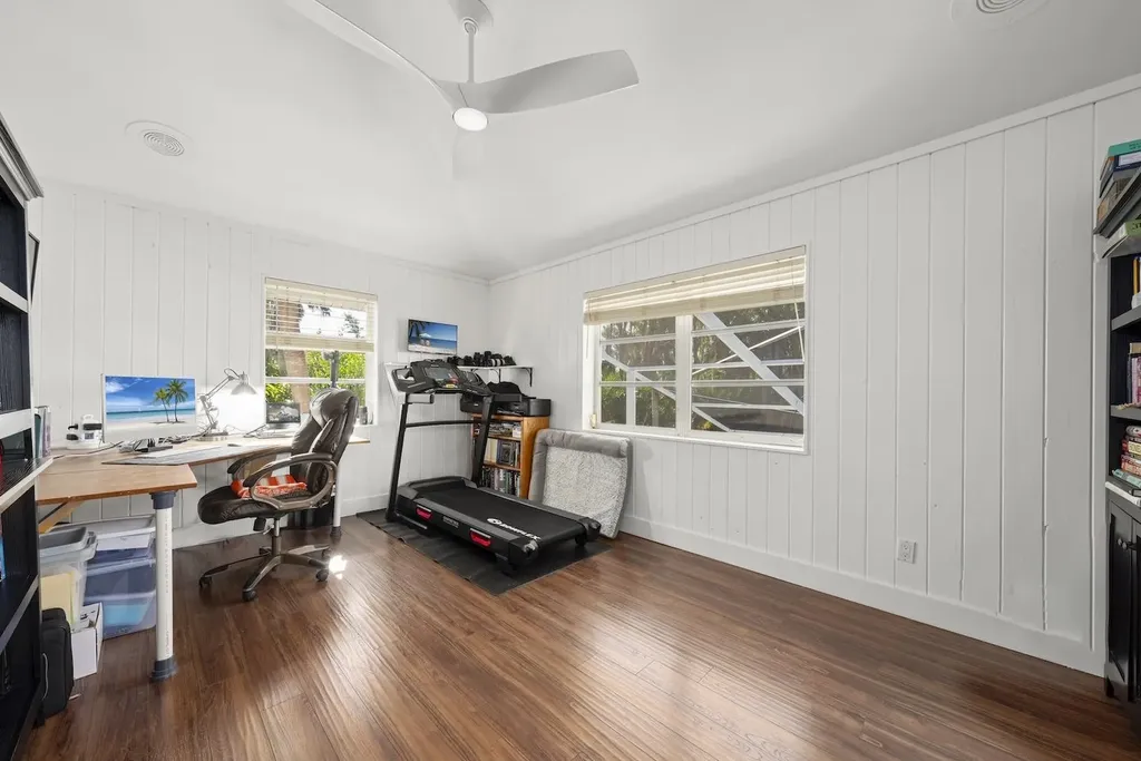 2011 Mitzi Lane Sanibel FL 33957-2011