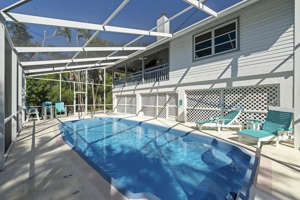2011 Mitzi Lane Sanibel FL 33957-2011