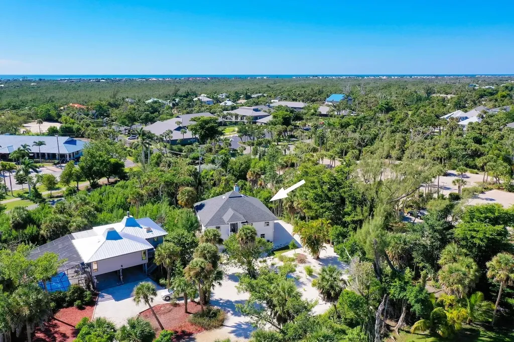 2011 Mitzi Lane Sanibel FL 33957-2011