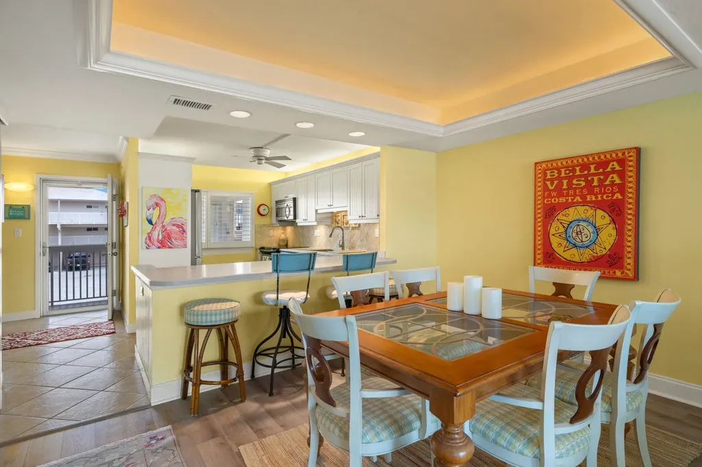 200 Periwinkle Way Sanibel FL 33957