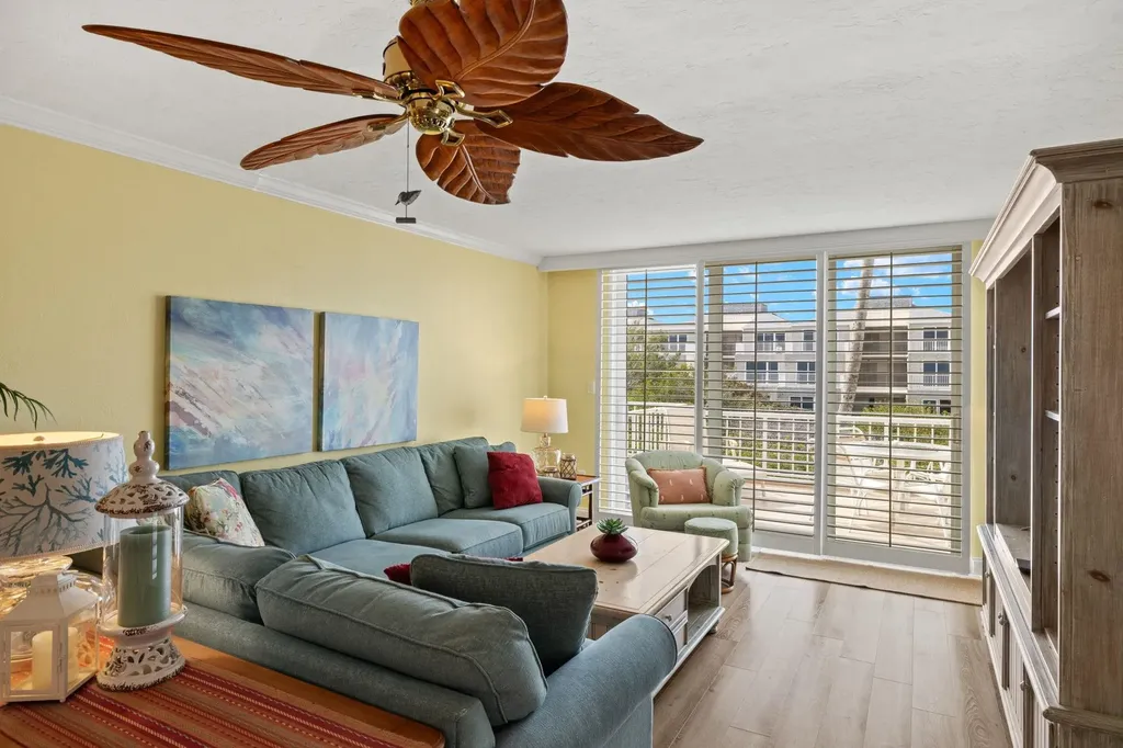 200 Periwinkle Way Sanibel FL 33957
