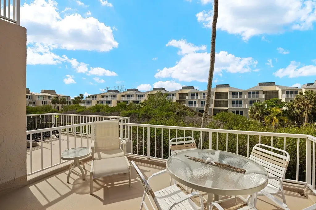 200 Periwinkle Way Sanibel FL 33957