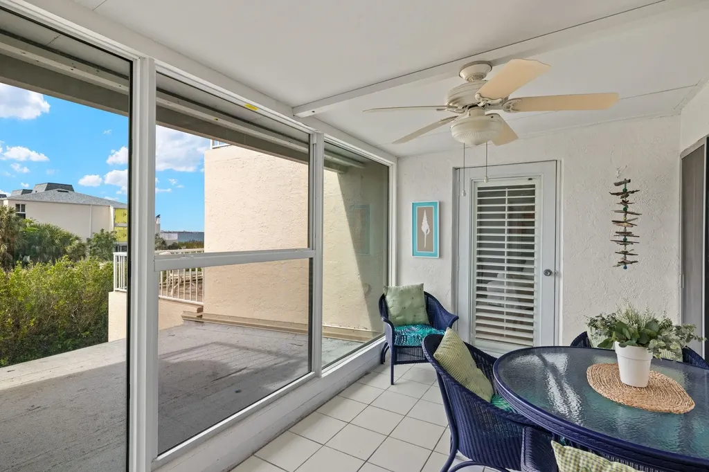 200 Periwinkle Way Sanibel FL 33957