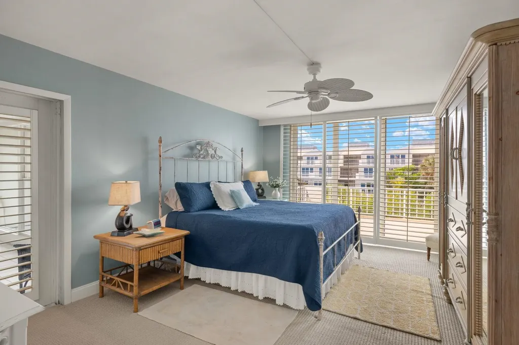 200 Periwinkle Way Sanibel FL 33957