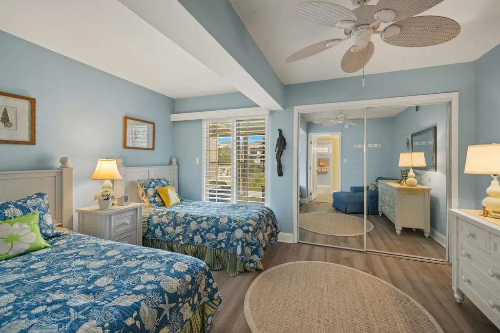 200 Periwinkle Way Sanibel FL 33957