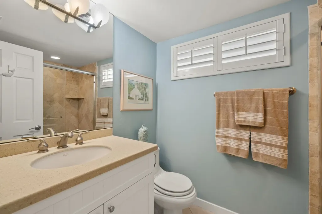 200 Periwinkle Way Sanibel FL 33957