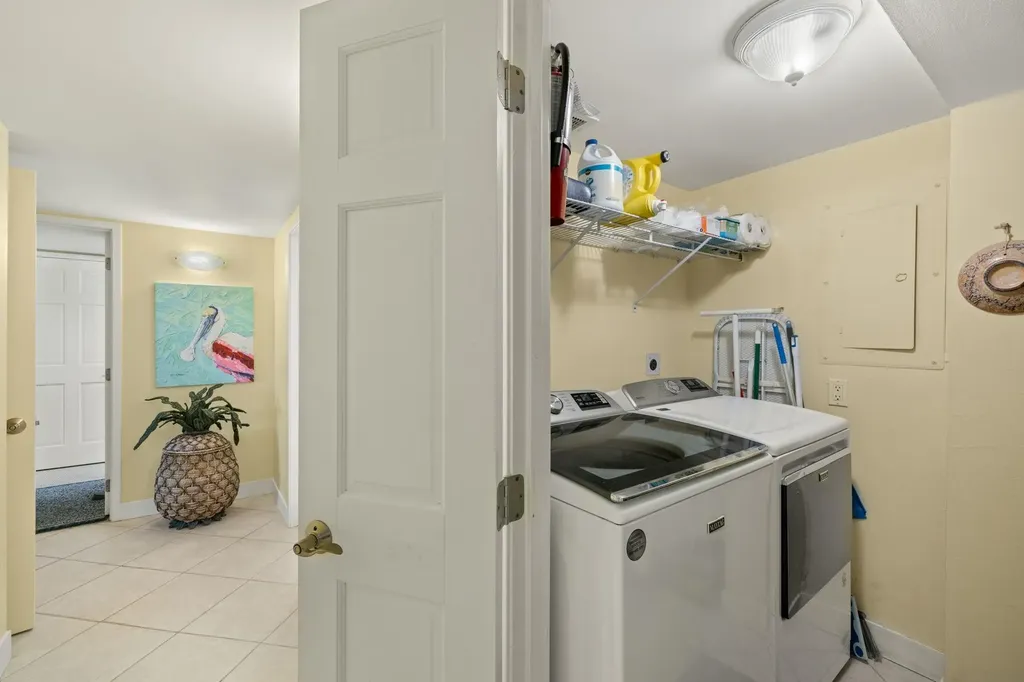 200 Periwinkle Way Sanibel FL 33957