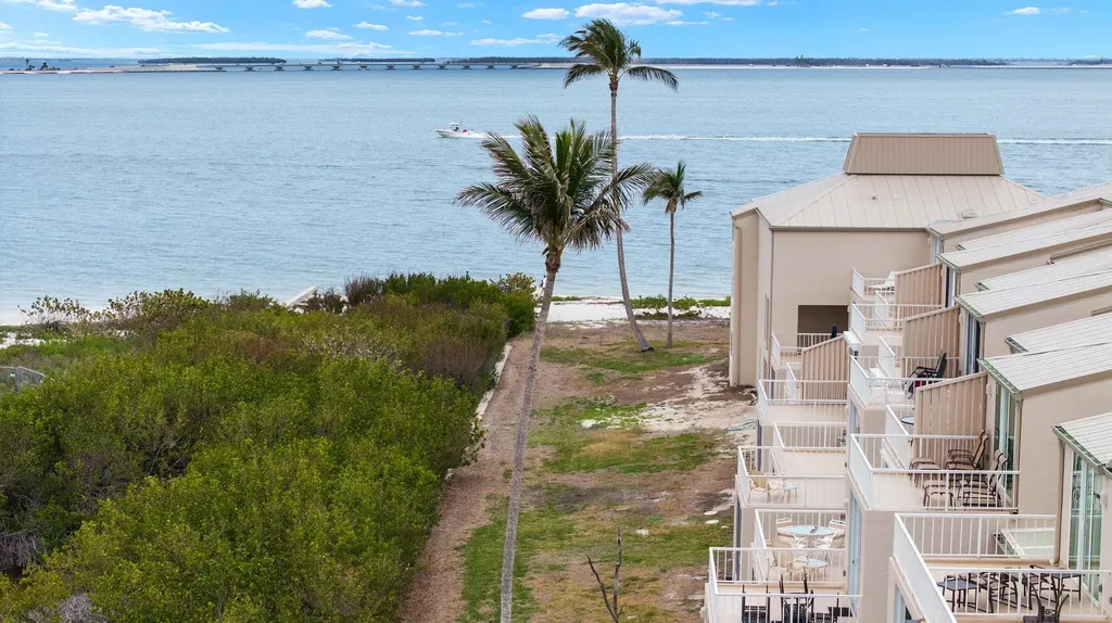 200 Periwinkle Way Sanibel FL 33957